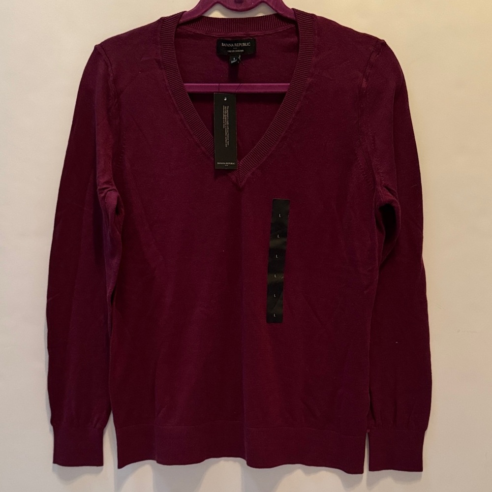 Women’s Banana Republic Deep Burgundy  V-Neck Sweater